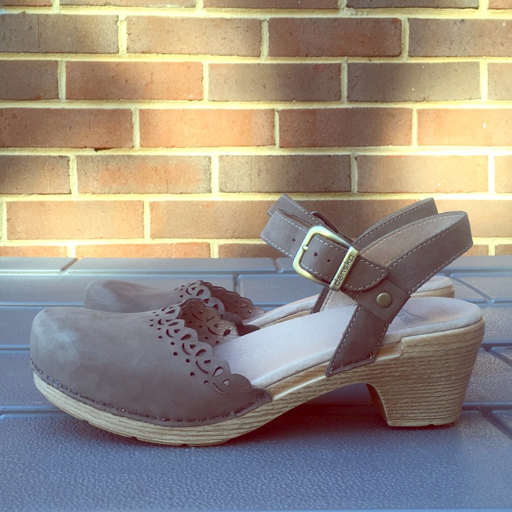 Dansko Sandals! Size 9.5.